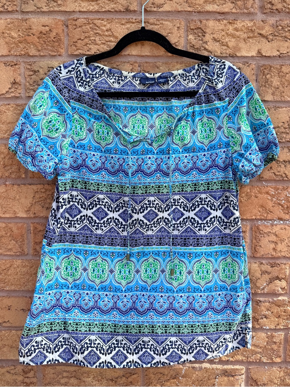 10/$25 • Basic Editions Split Neck Blue & Green Printed Top